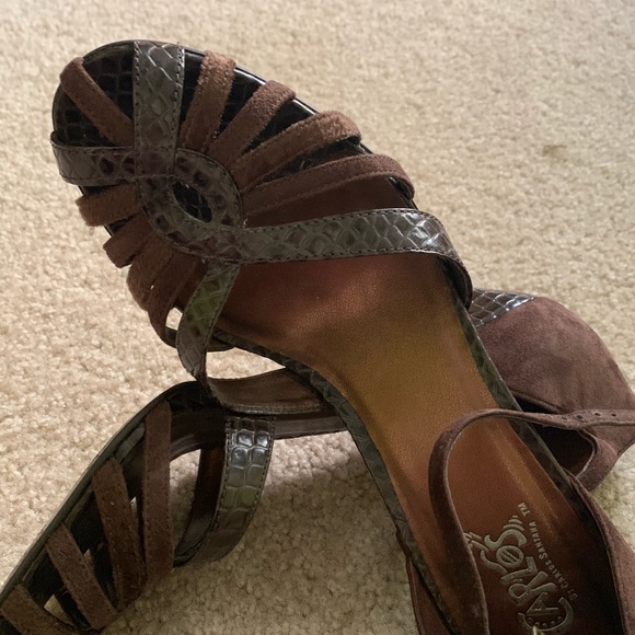 Carlos Santana Shoes - Pick 3 marked 🤑items for $10 Bundle for pricing